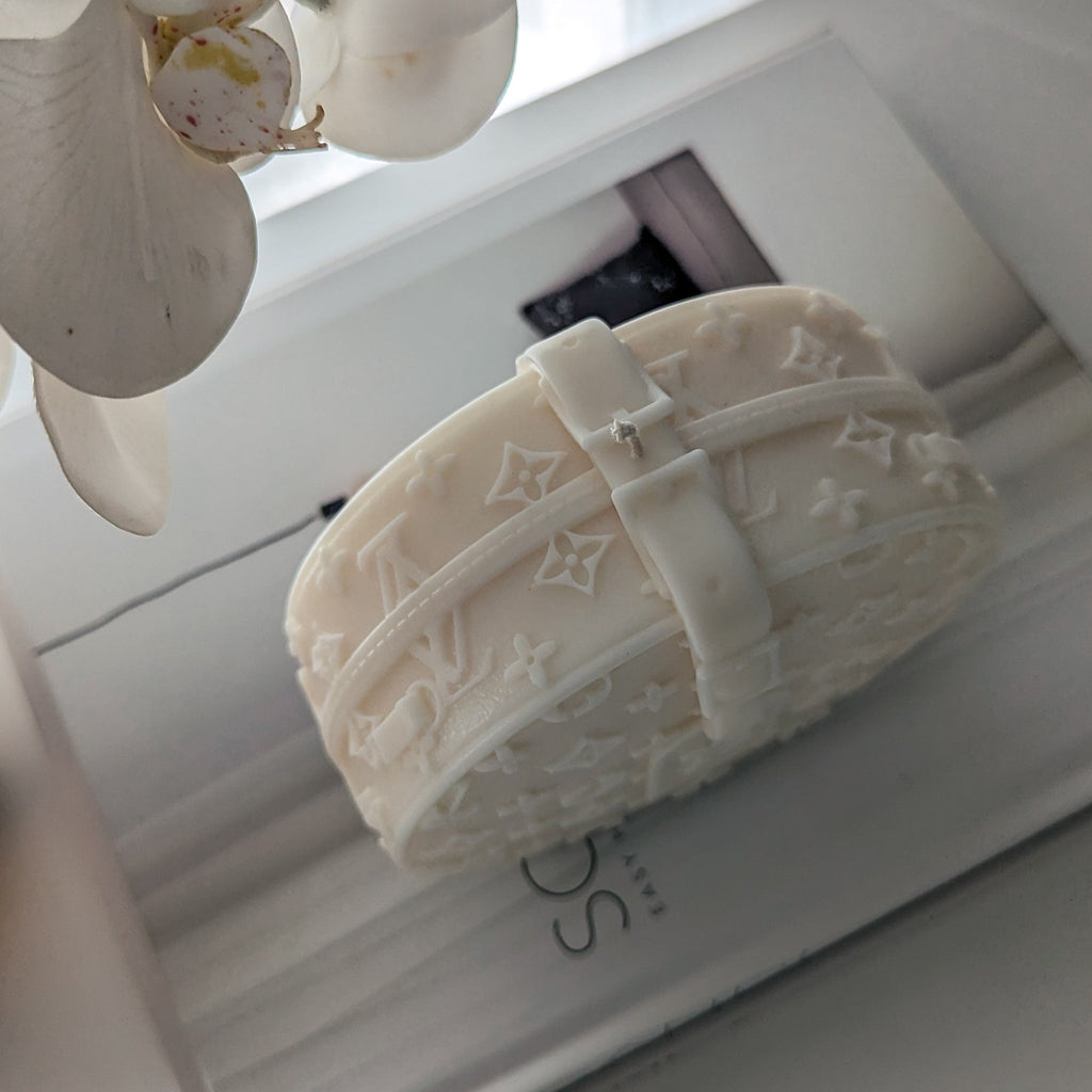 Laura Luxury Handbag Candle