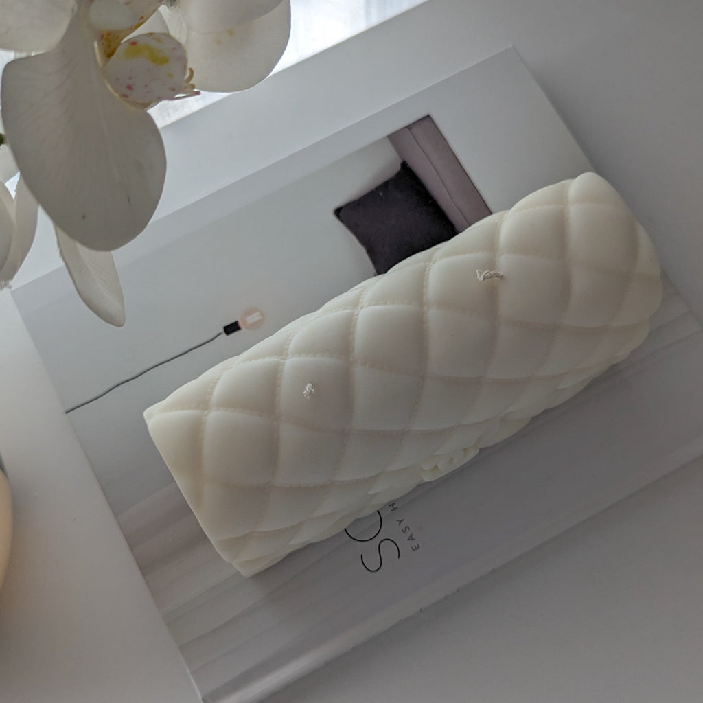 Chelsea Handbag Candle