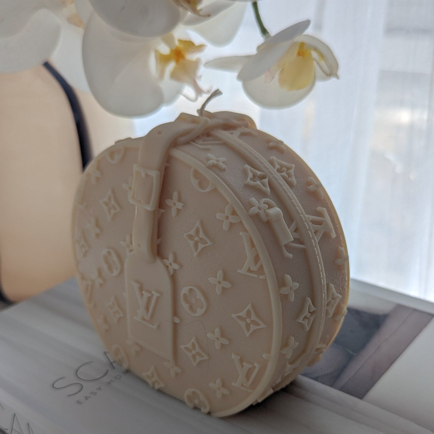 Luxury Handbag Candle - Round