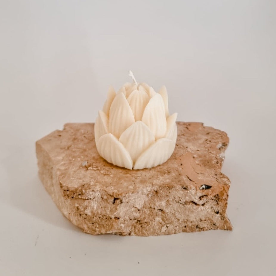 Lilly Flower Candle Small